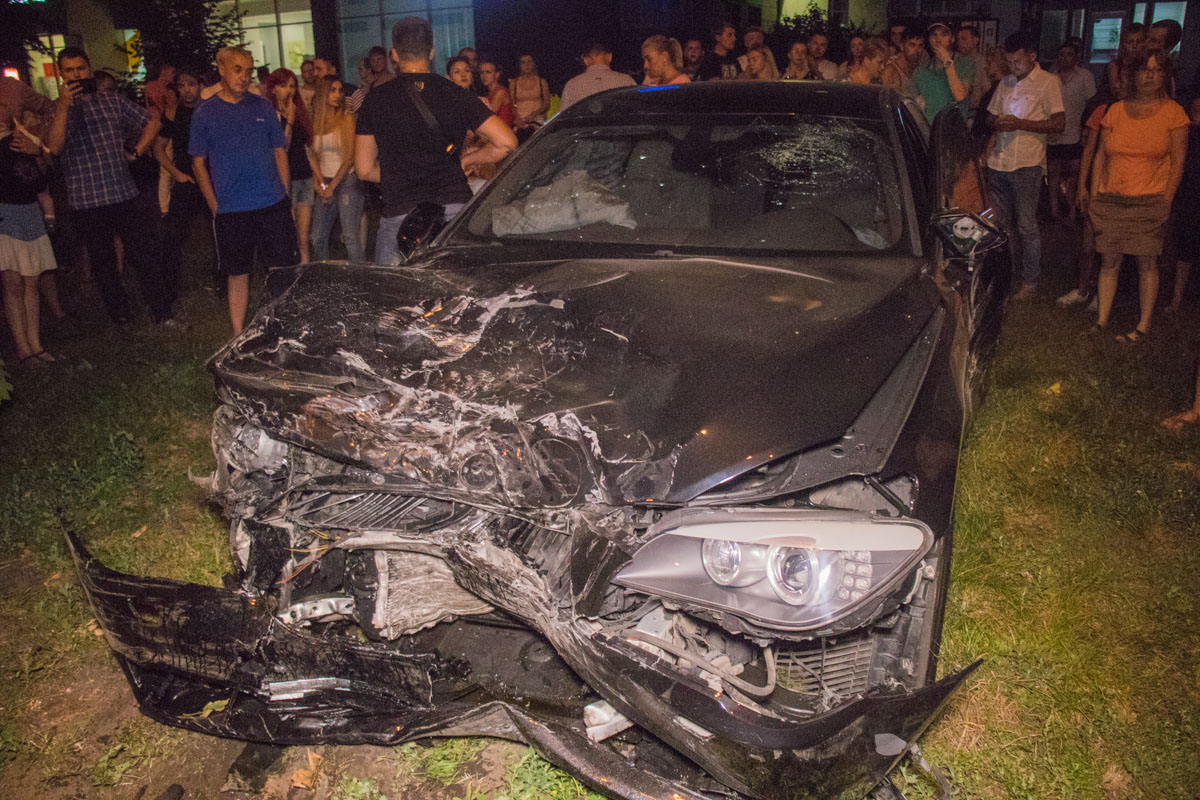 Водитель и пассажирки BMW не пострадали
