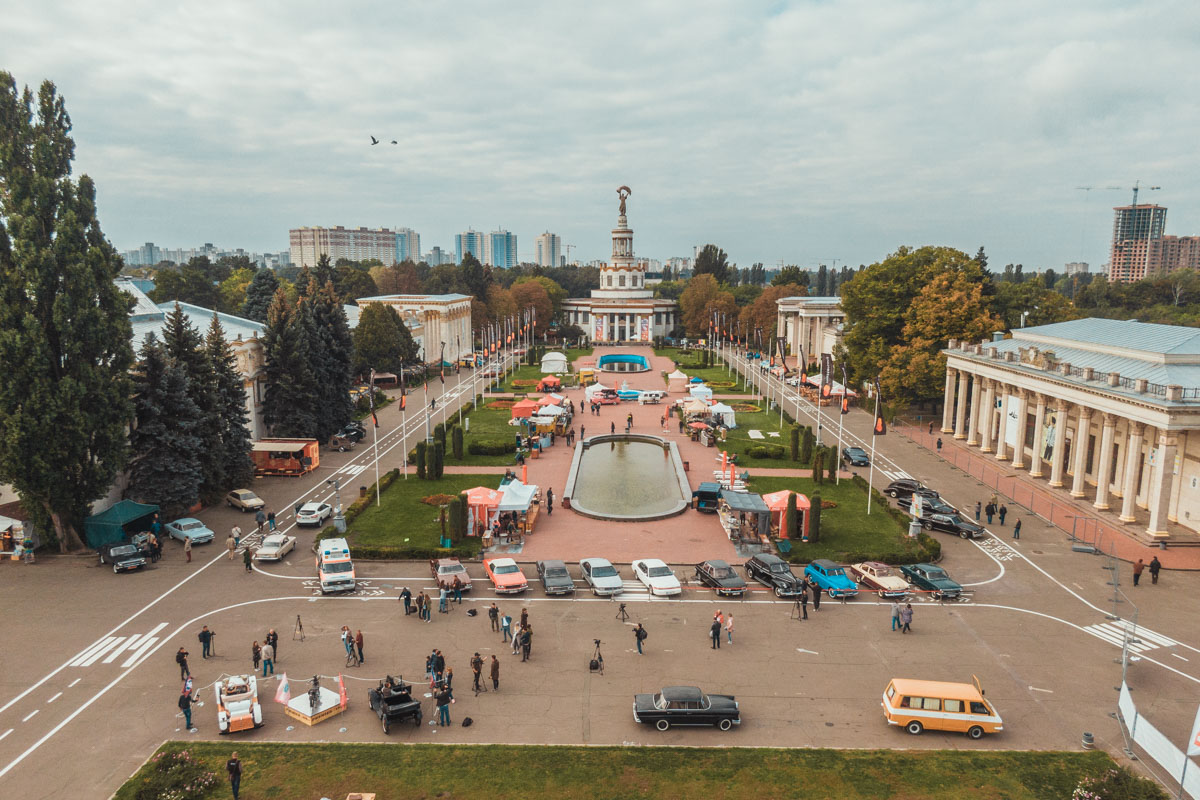 В первый день выставка оказалась наполовину пустой