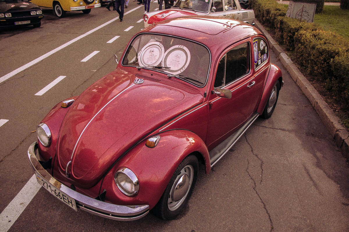 Старенький VW Beetle