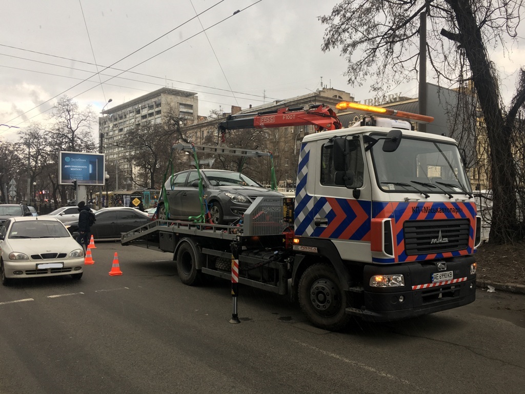 Автомобиль-нарушитель был эвакуирован на штрафплощадку