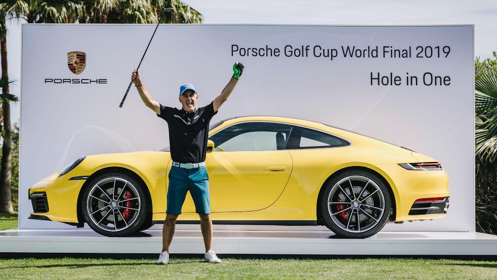 Итальянский гольфист выиграл Porsche 911 Carrera S