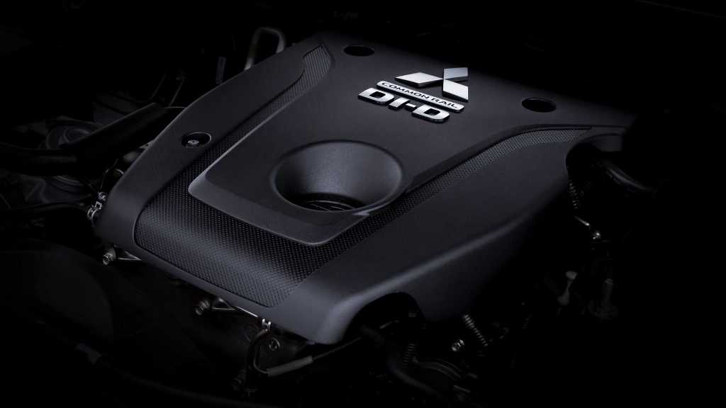 Под капотом Pajero Sport 2020 установлен 2,4-литровый четырехцилиндровый двигатель мощностью 178 л.с.