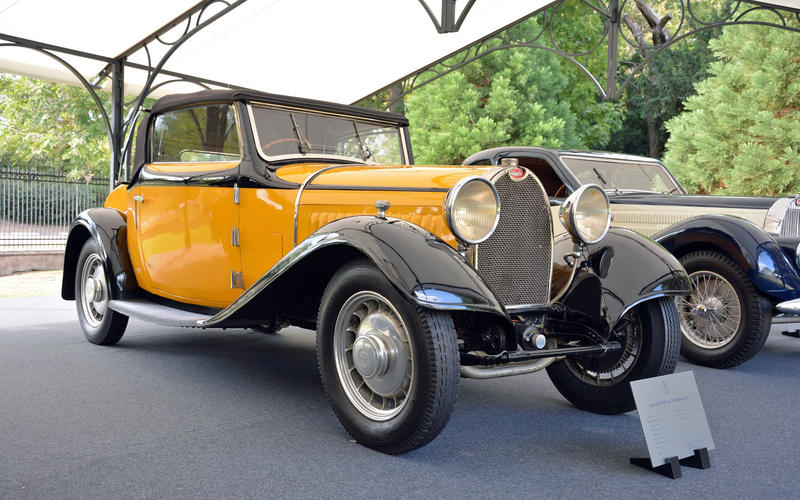 Bugatti Type 49 Touring (1931)