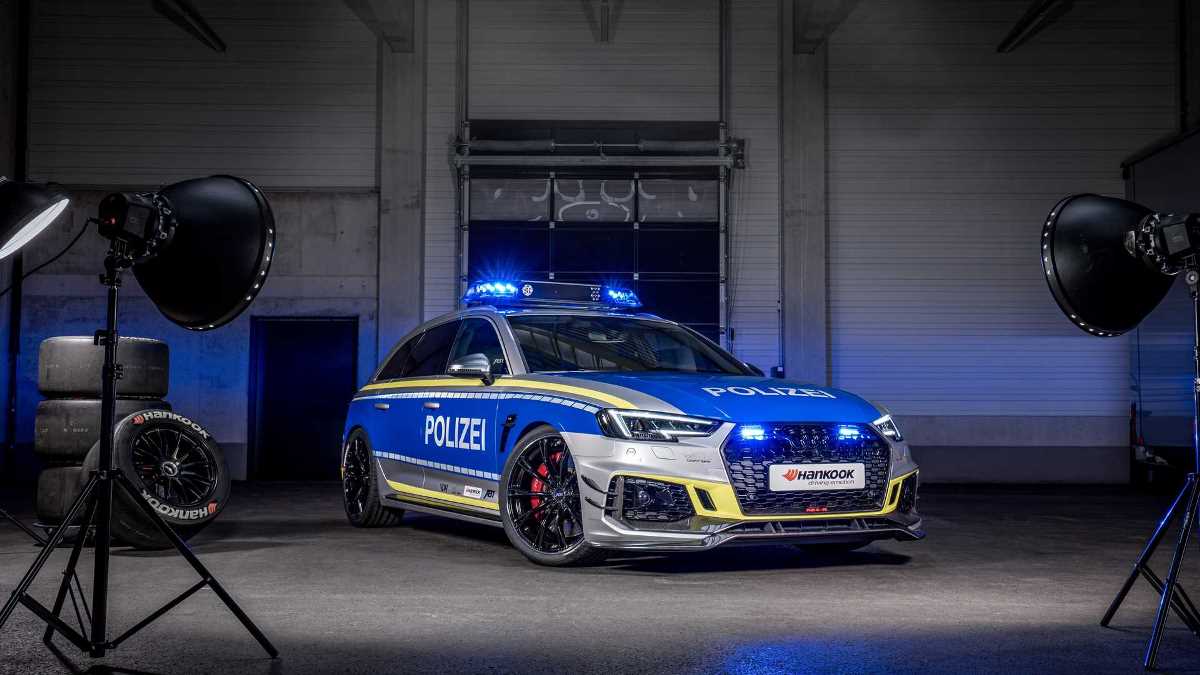 Audi показала уникальный полицейский автомобиль