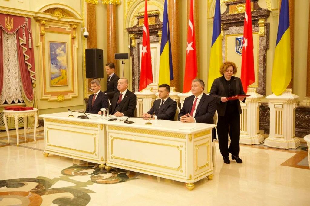 Украина и Турция договорились о взаимном признании водительских удостоверений