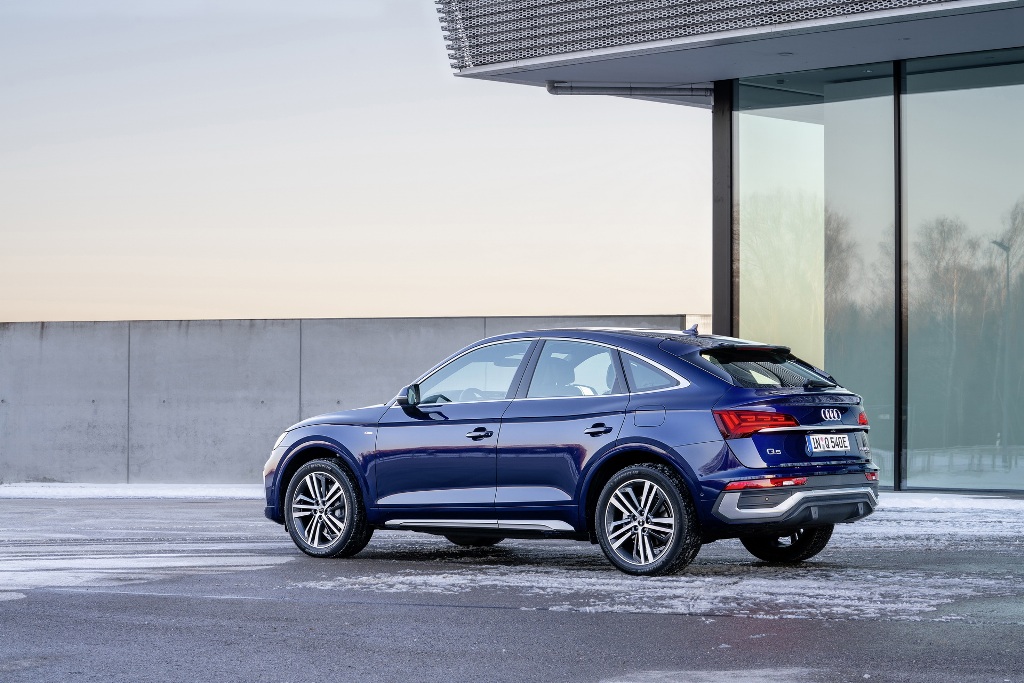 Гибриды Audi укомплектовали батареями большей емкости
