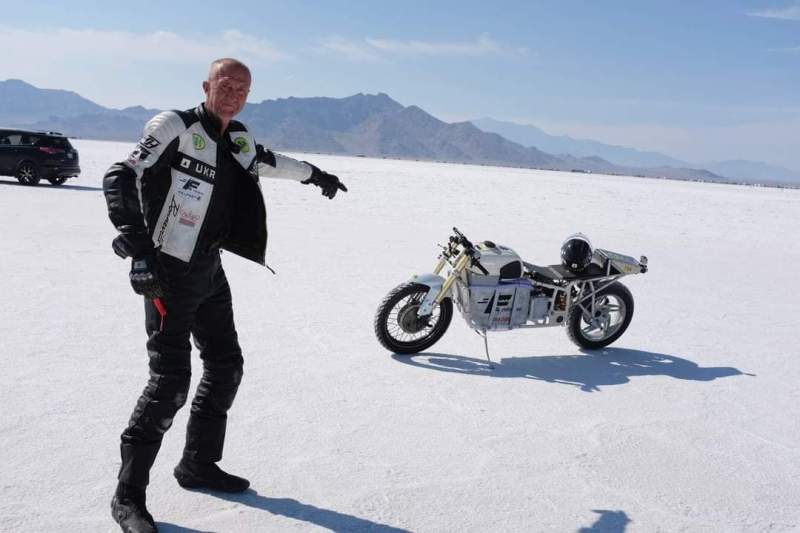 Сергей Малик установил новый рекорд скорости на электрическом мотоцикле Dnepr