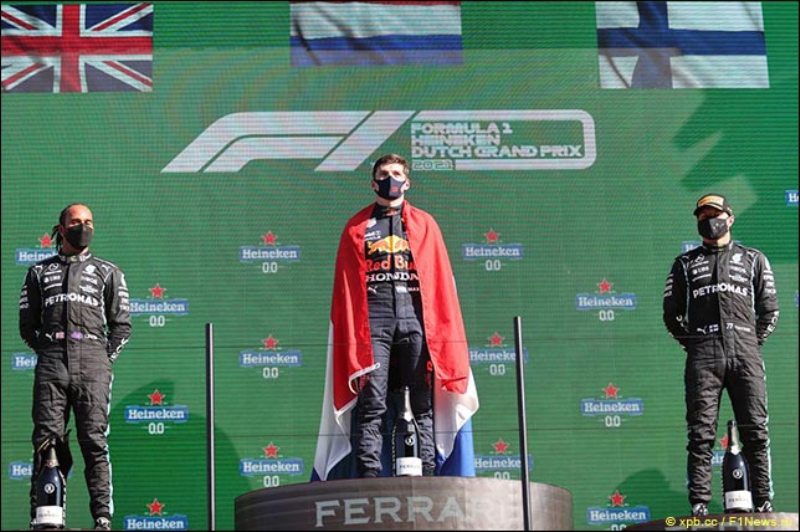 Пилот команды Red Bull Макс Ферстаппен одержал победу