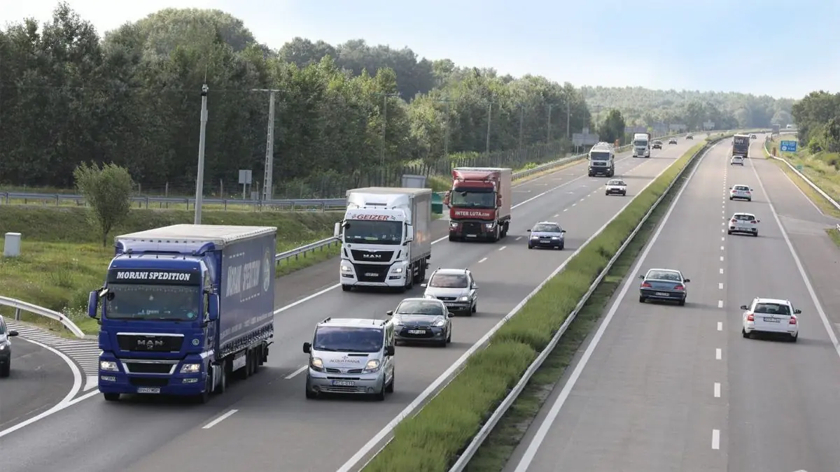 Штрафи за порушення ПДР в Угорщині у 2026 році: суми, правила та що потрібно знати українцям