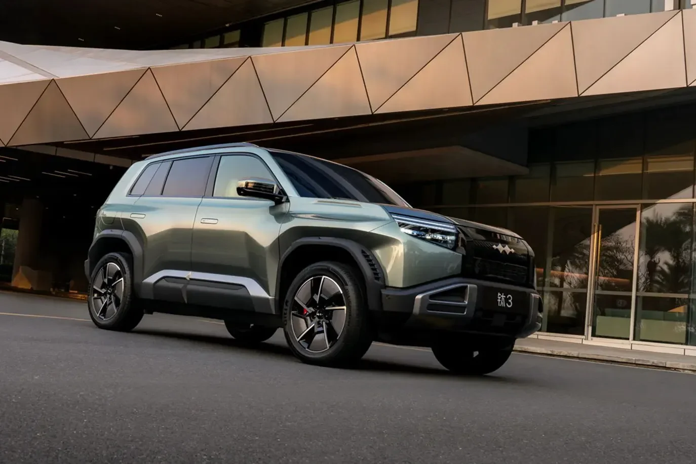 BYD Leopard 3: електричний SUV, який може стати новим фаворитом українців