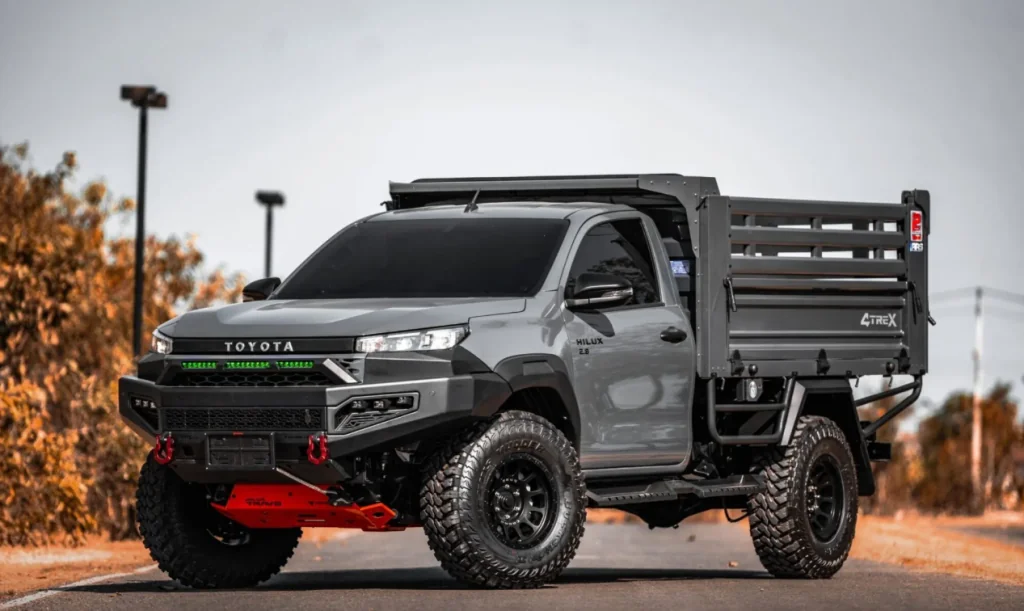 Toyota Hilux Travo: легендарний пікап перетворили на самоскид вантажопідйомністю до 5 тонн