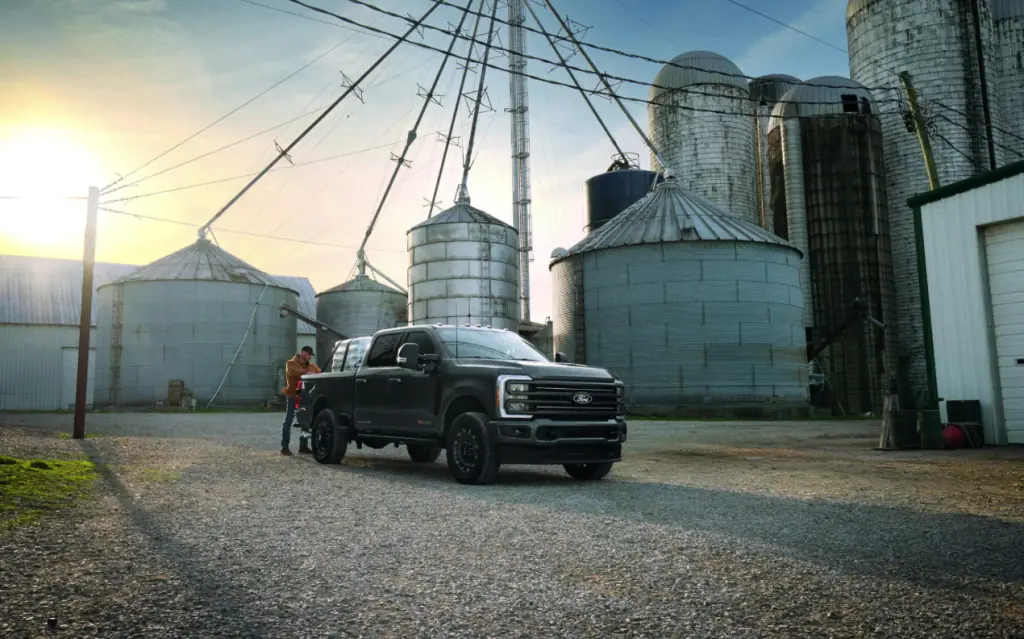 Ford Super Duty Carhartt: культовий пікап для важкої роботи став ще брутальнішим