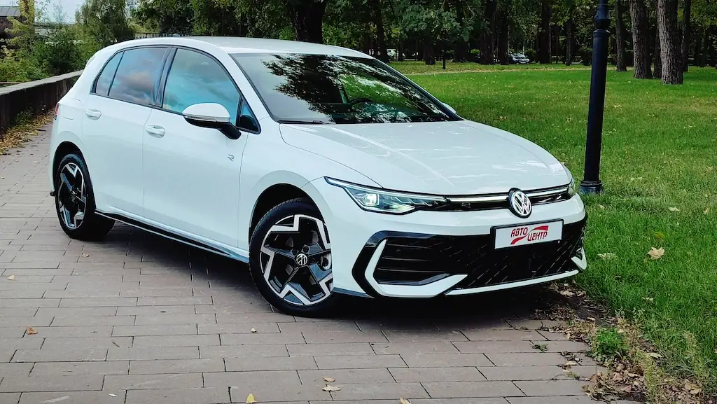 Король зникаючого сегменту: Volkswagen Golf VIII