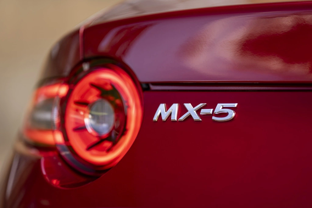В Mazda працюють над новим поколінням MX-5