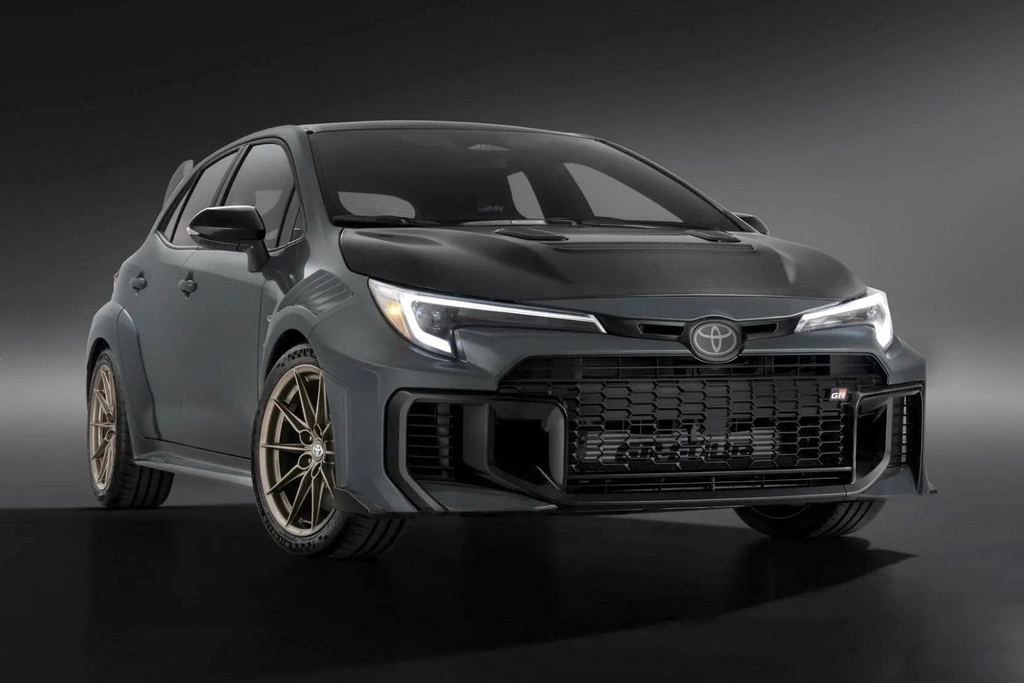 Toyota представила найдорожчу Corolla в історії Toyota представила найдорожчу Corolla в історії