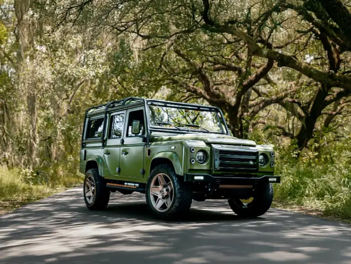 Класичний Land Rover перетворили на 700-сильного монстра (фото) Класичний Land Rover перетворили на 700-сильного монстра (фото)