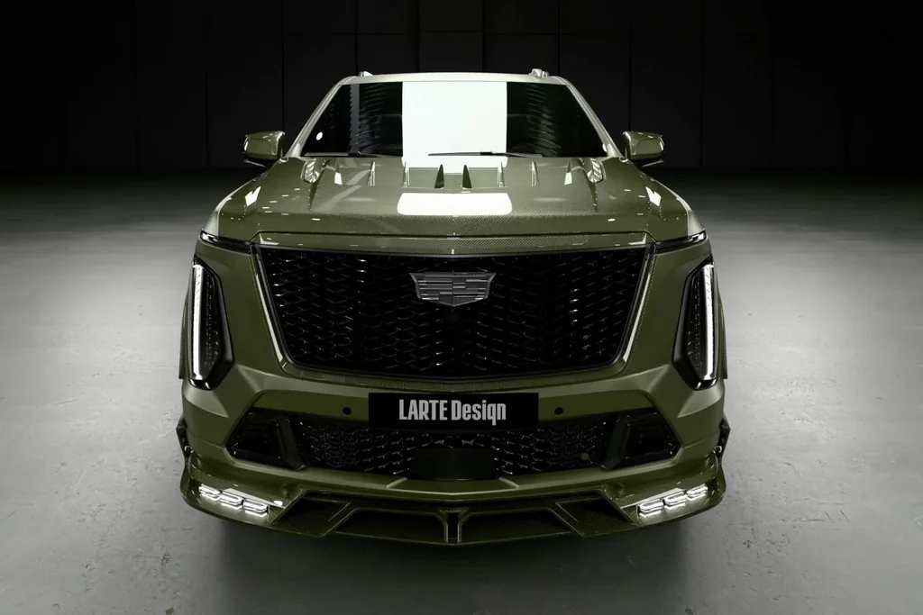 Військовий шик та зелений карбон: ательє Larte перетворило Cadillac Escalade-V на агресивного монстра Військовий шик та зелений карбон: ательє Larte перетворило Cadillac Escalade-V на агресивного монстра