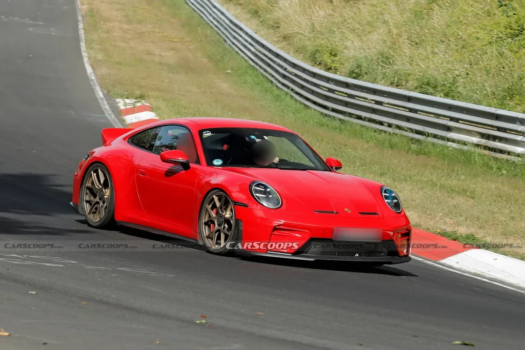 Секретний прототип Porsche 911 GT3: на Нюрбургринзі помітили новинку з культовою деталлю