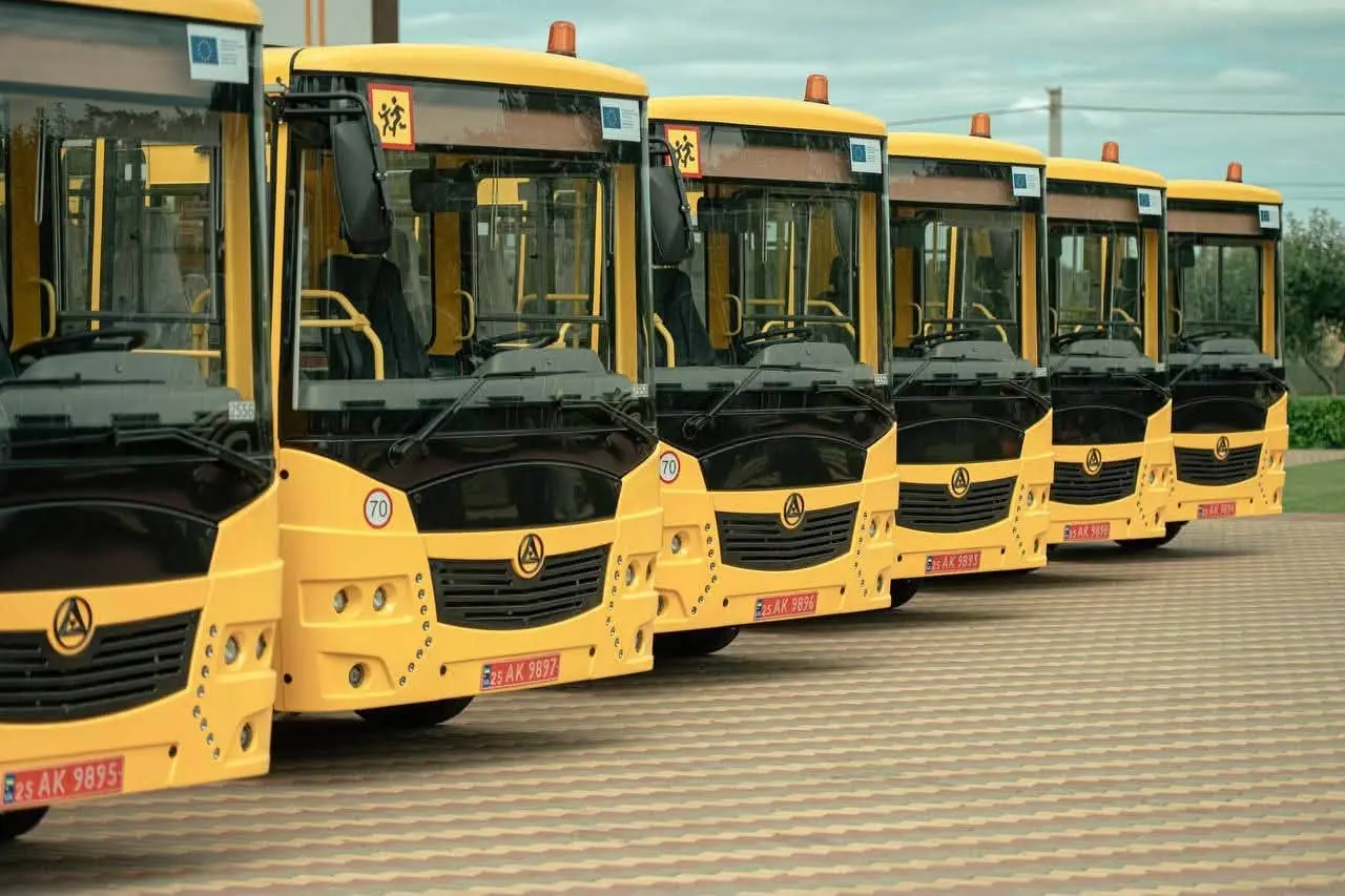 Громади Київщини отримали нову партію шкільних автобусів Громади Київщини отримали нову партію шкільних автобусів