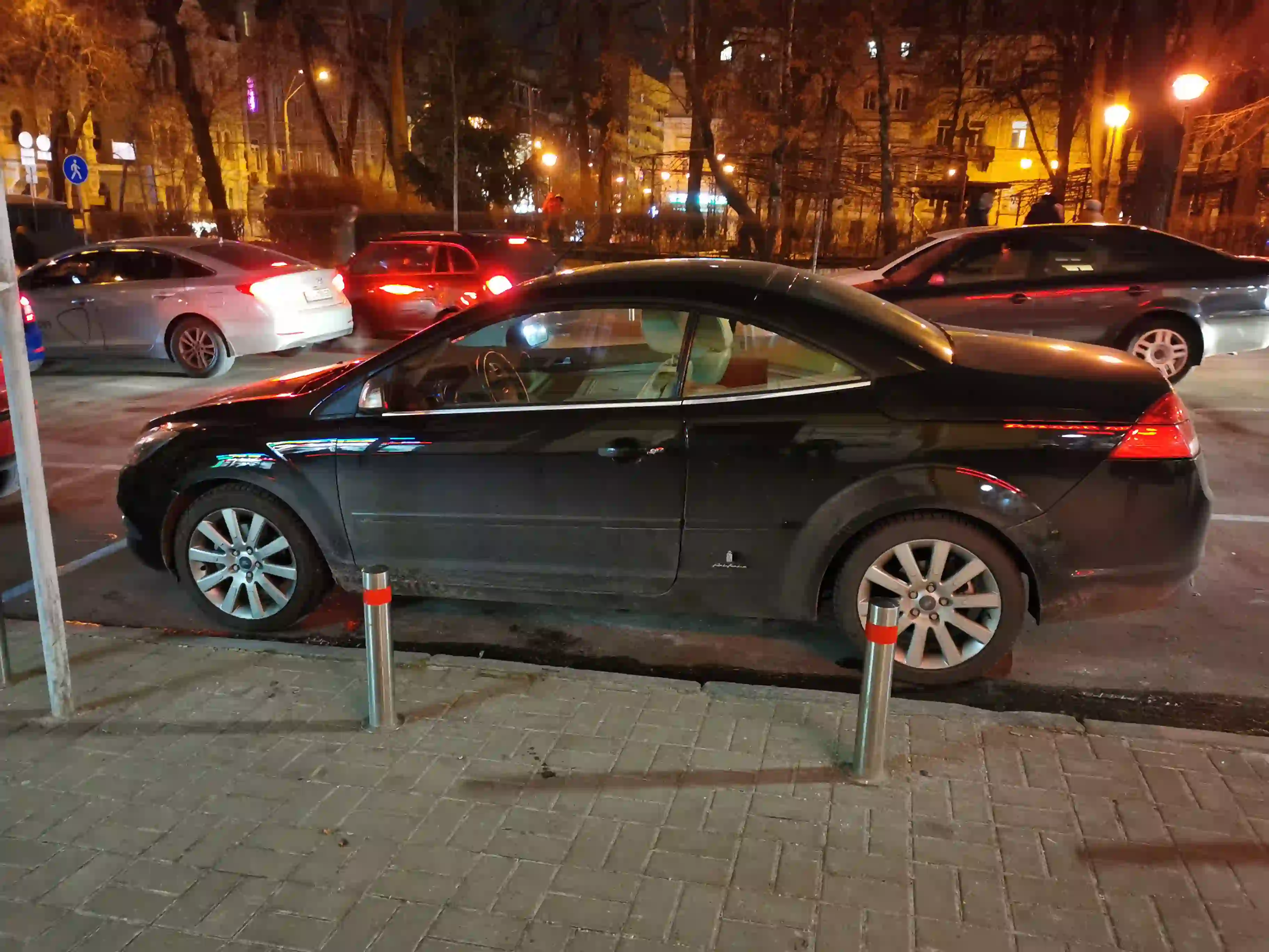 В Киеве замечен редкий Ford с кузовом от Pininfarina В Киеве замечен редкий Ford с кузовом от Pininfarina