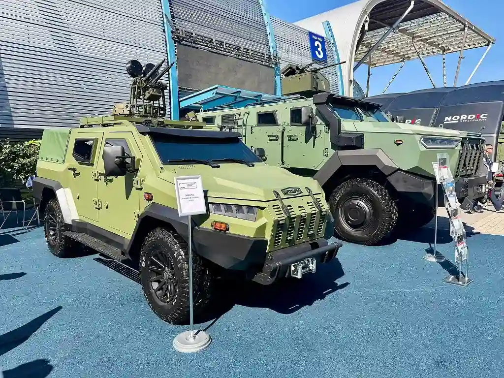 Презентовані нові українські бронеавтомобілі «Сайгак-1» та «Варта-3»