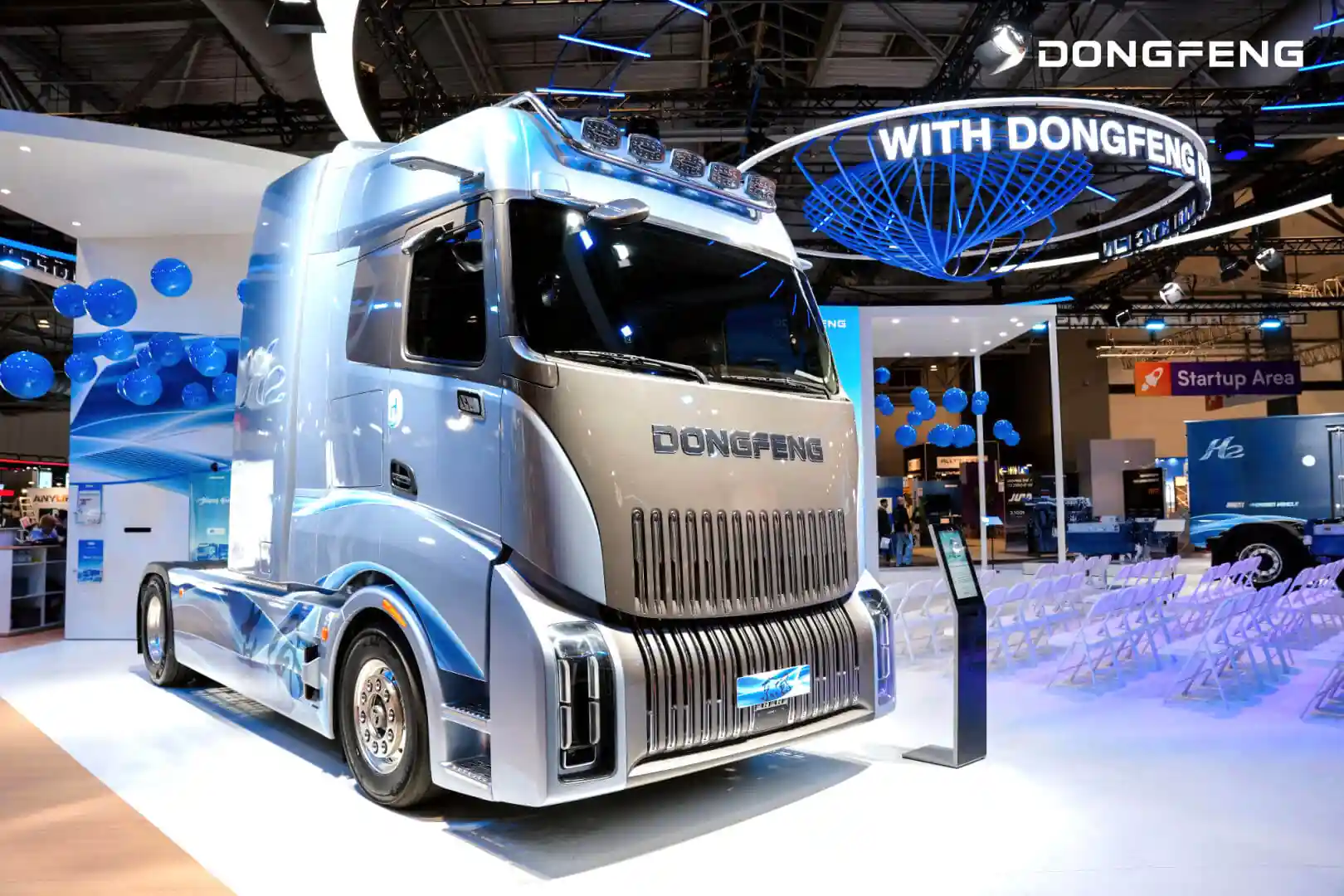 Дебютував водневий тягач Dongfeng із запасом ходу 1700 км Дебютував водневий тягач Dongfeng із запасом ходу 1700 км