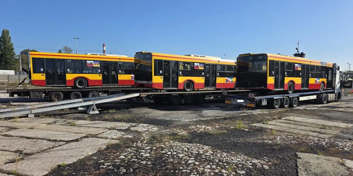 Польські волонтери відправили для Вінниці перші три автобуси Польські волонтери відправили для Вінниці перші три автобуси