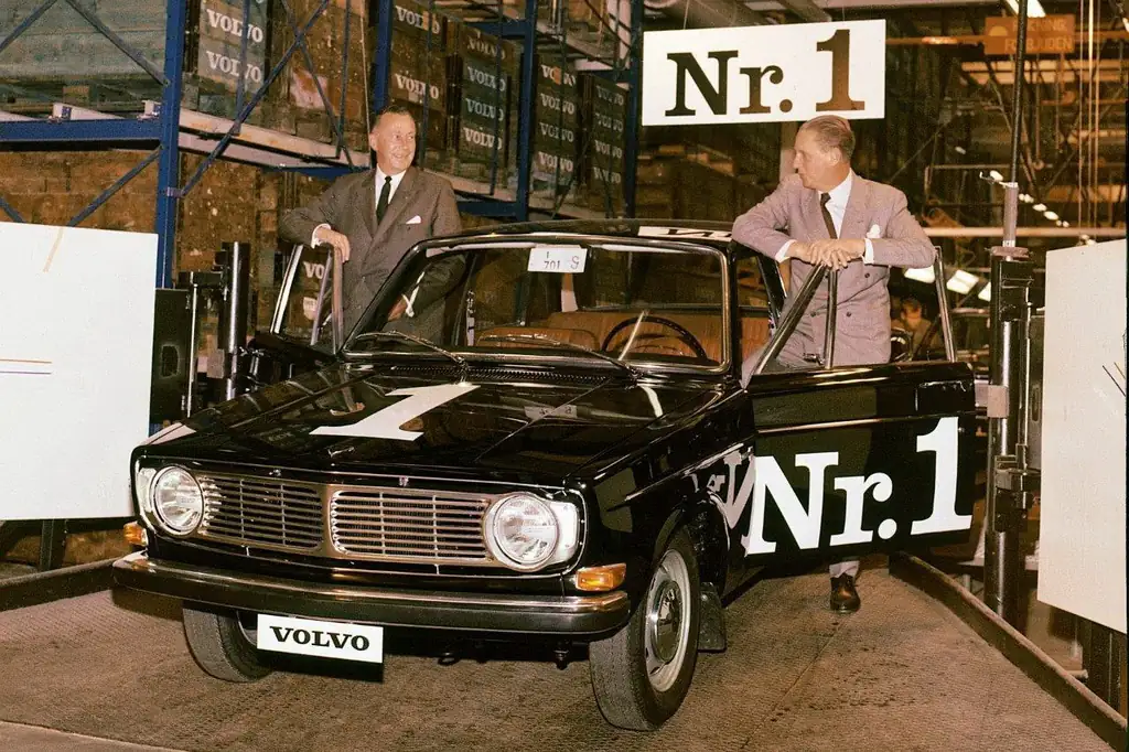 Компанія Volvo відзначає ювілей моделі Volvo 144