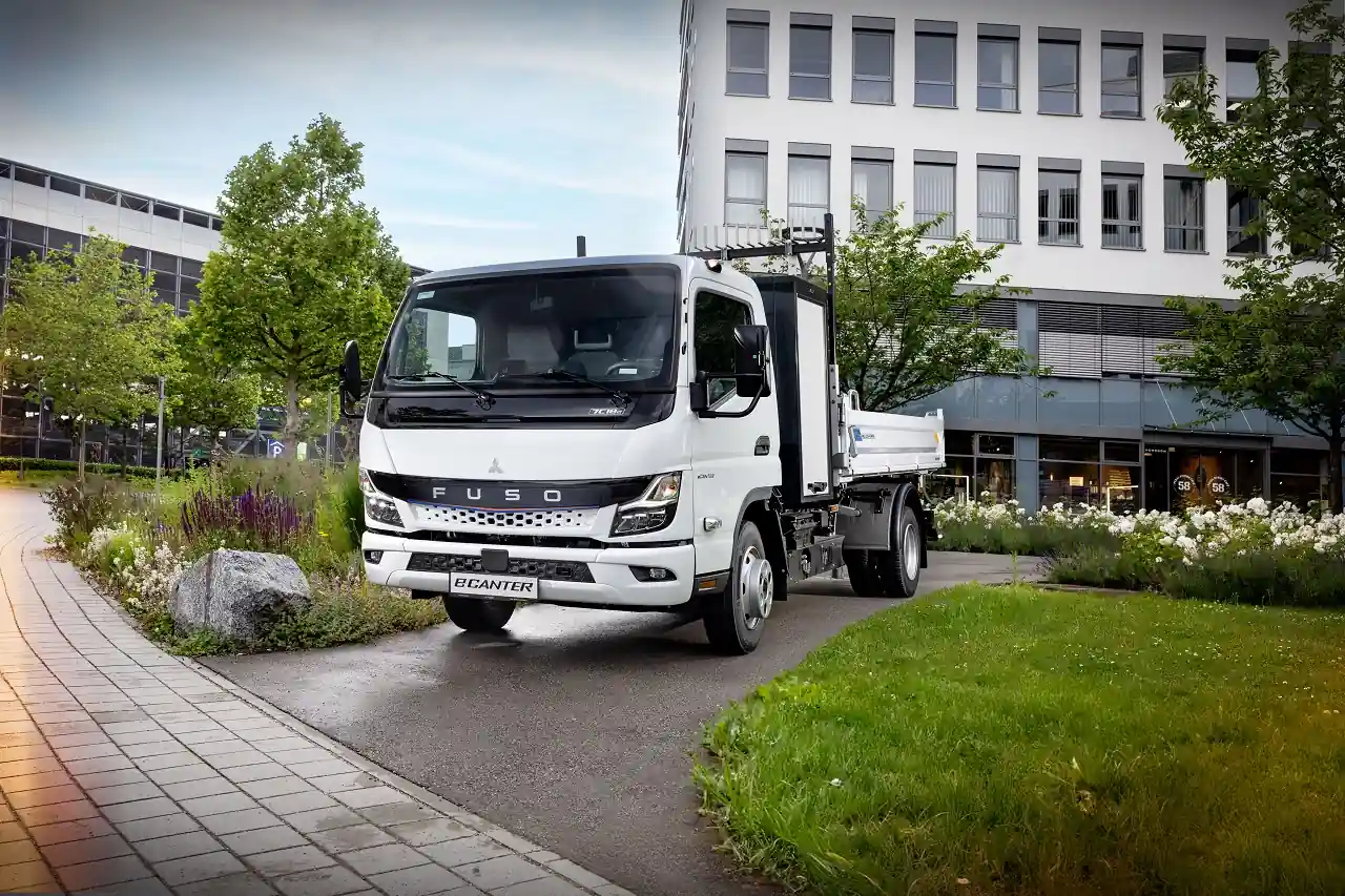 FUSO презентує легкі самоскиди eCanter для комунального господарства FUSO презентує легкі самоскиди eCanter для комунального господарства