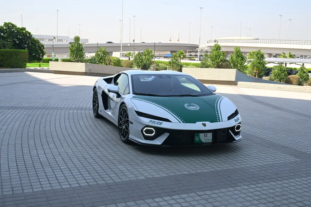 Lamborghini Temerario заступив на службу в поліції Дубая