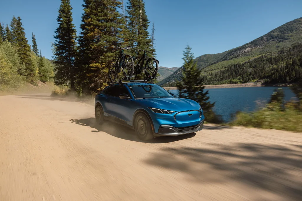 Ford Mustang Mach-E отримав позашляховий пакет Trail та збільшений запас ходу Ford Mustang Mach-E отримав позашляховий пакет Trail та збільшений запас ходу